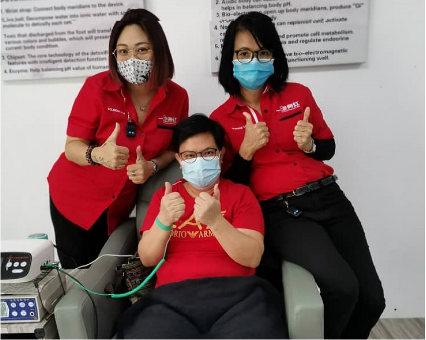 洪女士每周都会固定到访一泡而红两至三次，努力工作的同时也不忘排毒养生